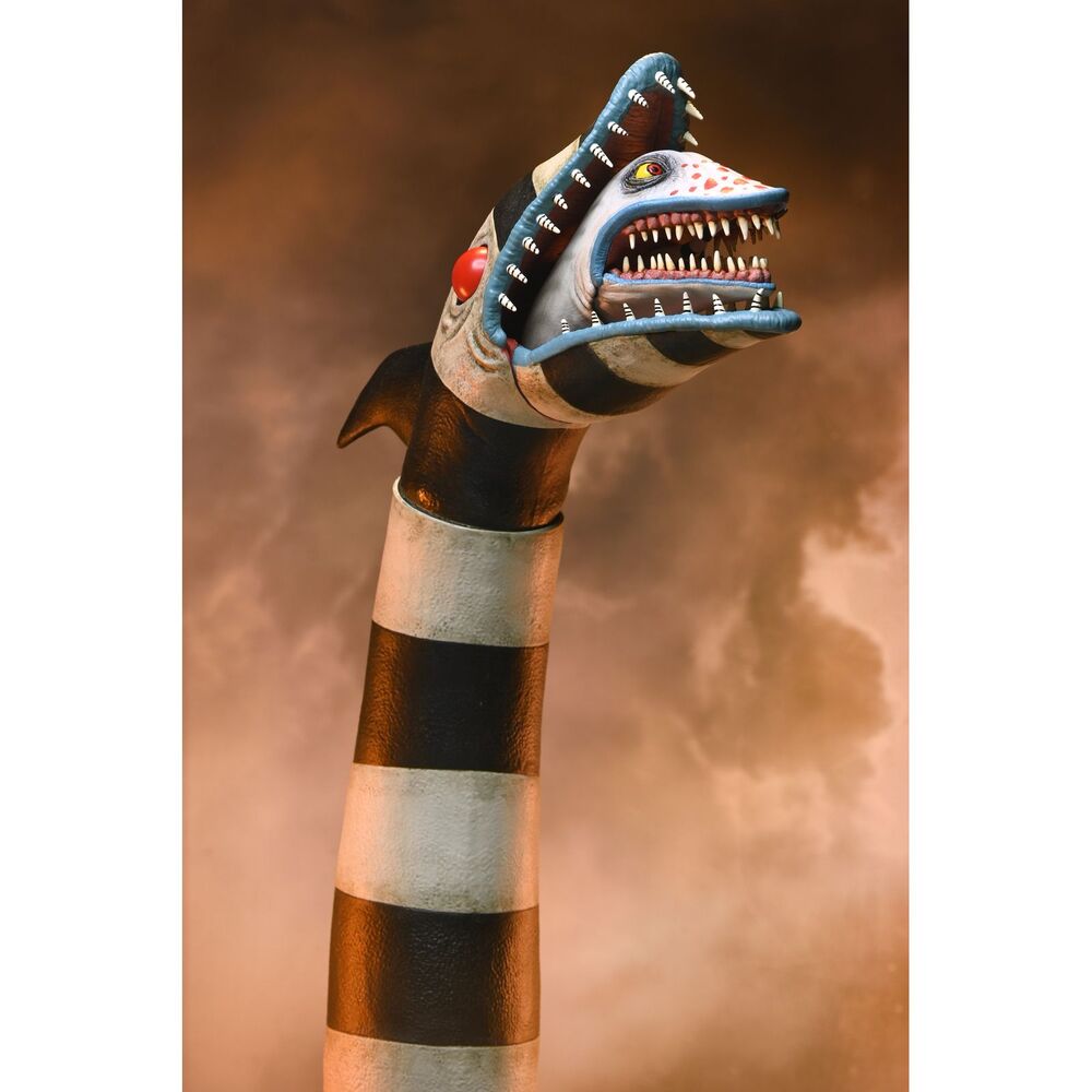 Beetlejuice 2 Matador Beetlejuice & Sandworm Ultimate figures