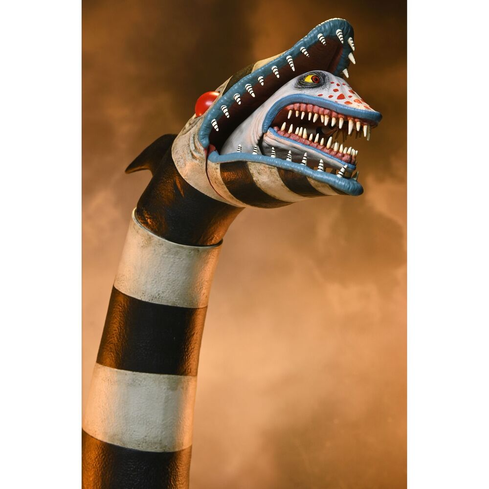 Beetlejuice 2 Matador Beetlejuice & Sandworm Ultimate figures