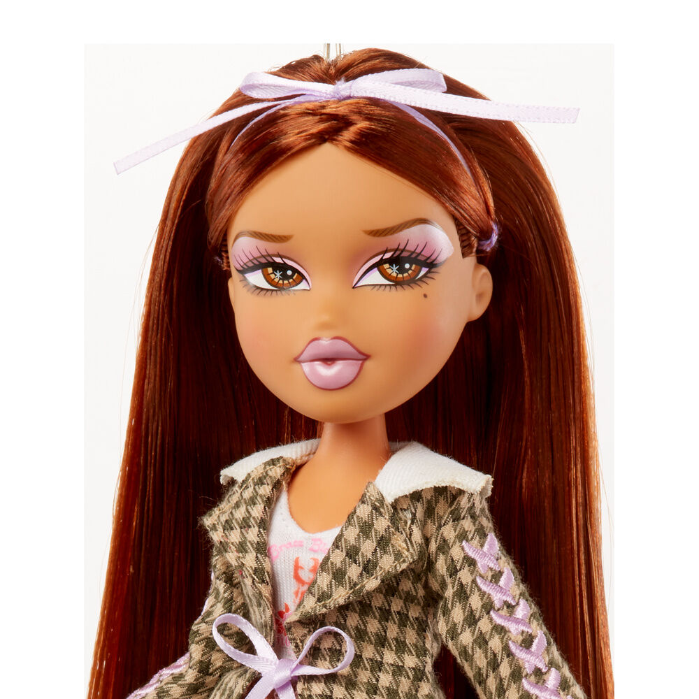 Bratz Stylin Yasmin doll + t-shirt
