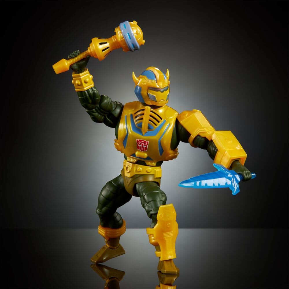 Masters of the Universe x Transformers Bumblebee Armor Man-At-Arms figure 14cm