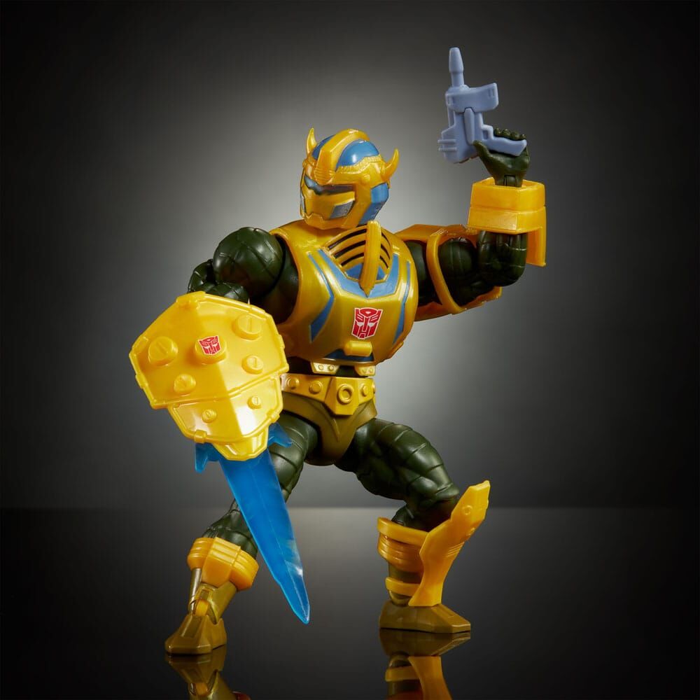 Masters of the Universe x Transformers Bumblebee Armor Man-At-Arms figure 14cm